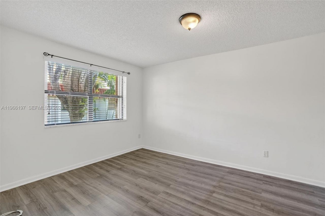 9730 Hammocks Blvd, Unit 201-28, Miami, FL 33196 Photo