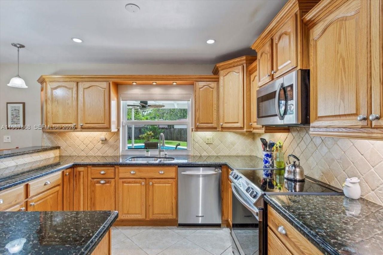 9750 SW 143rd Dr , Miami, FL 33176 Photo