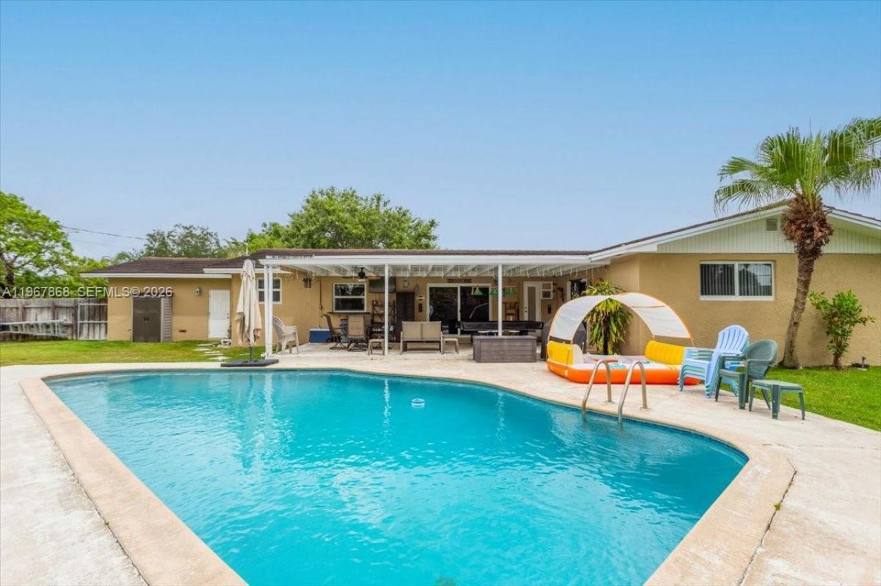 9750 SW 143rd Dr , Miami, FL 33176 Photo