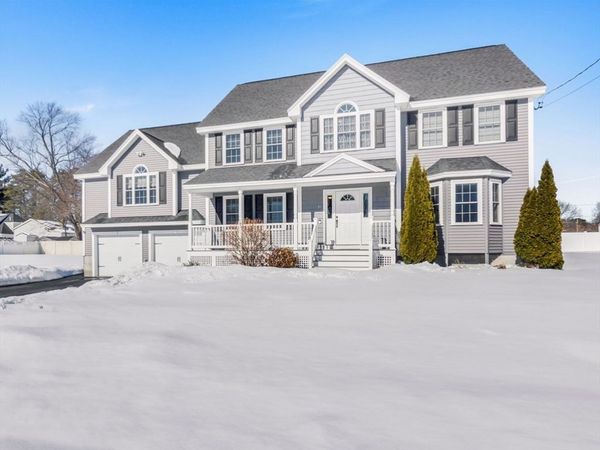 31 Floyd Ave, Tewksbury, MA 01876