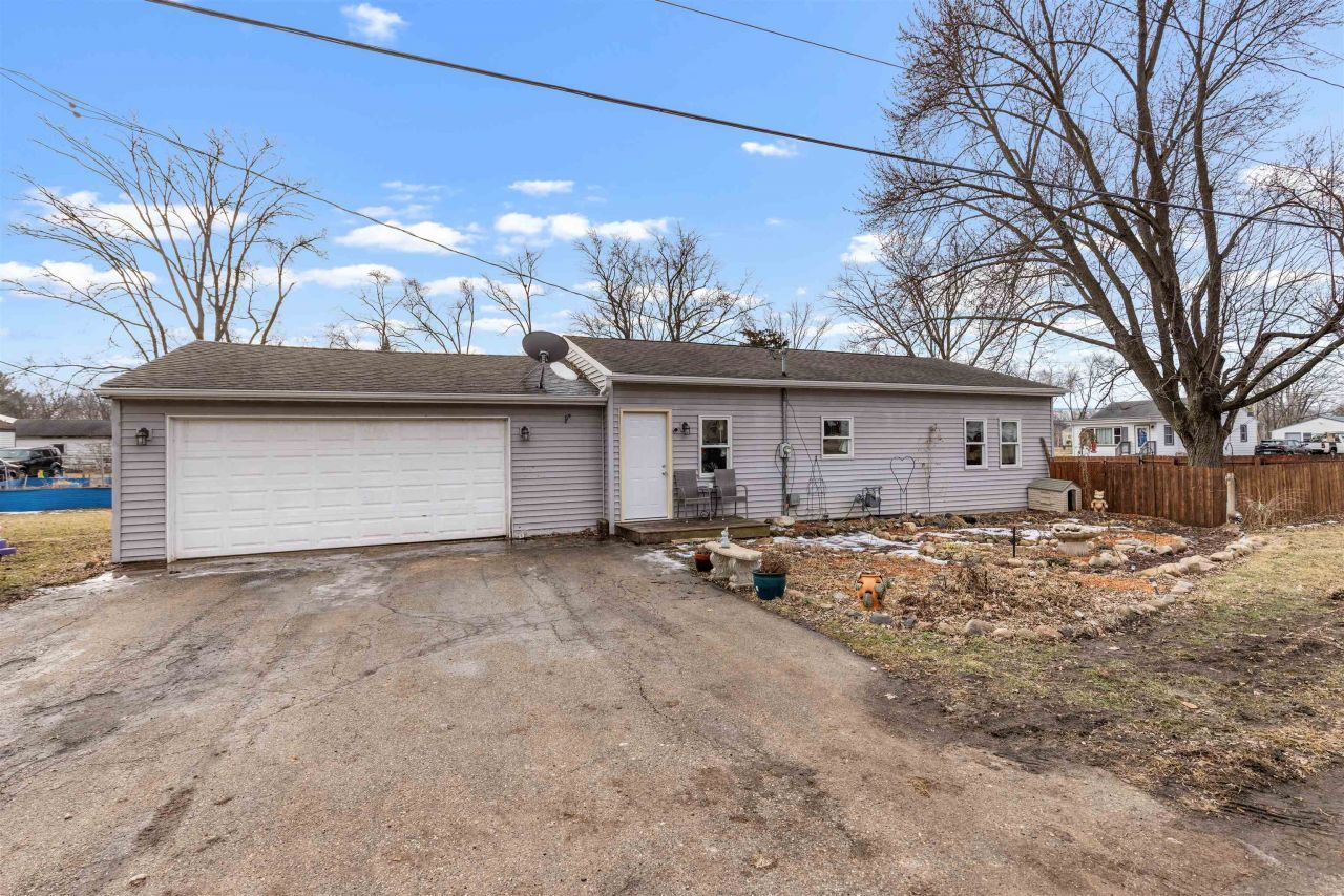 701 Salmon Avenue, South Beloit, IL 61080 Main Photo