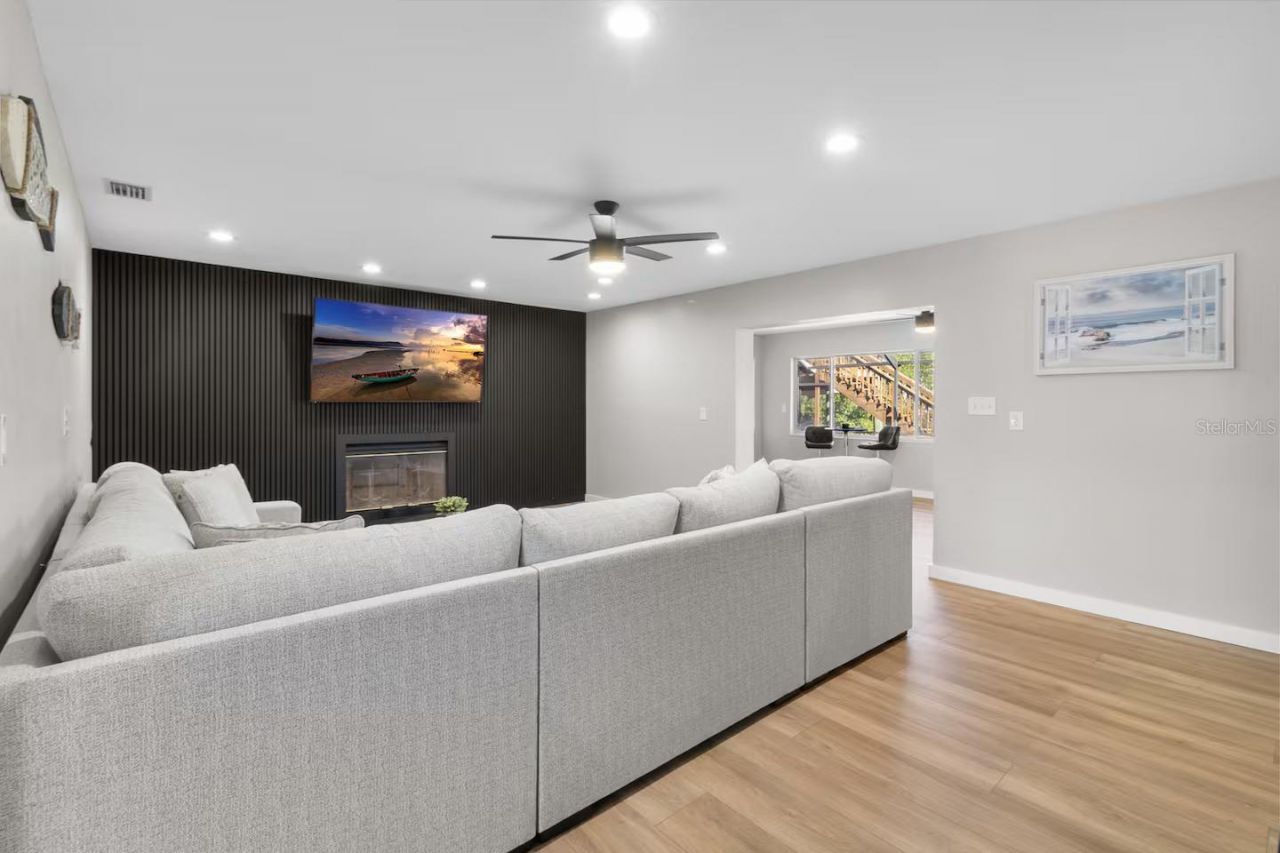 824 Seabreeze Drive, Ruskin, FL 33570 Photo