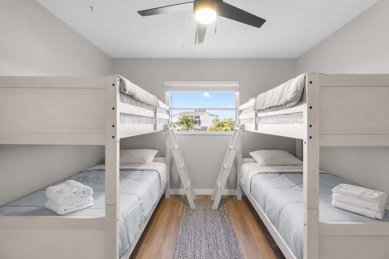 824 Seabreeze Drive, Ruskin, FL 33570 Photo