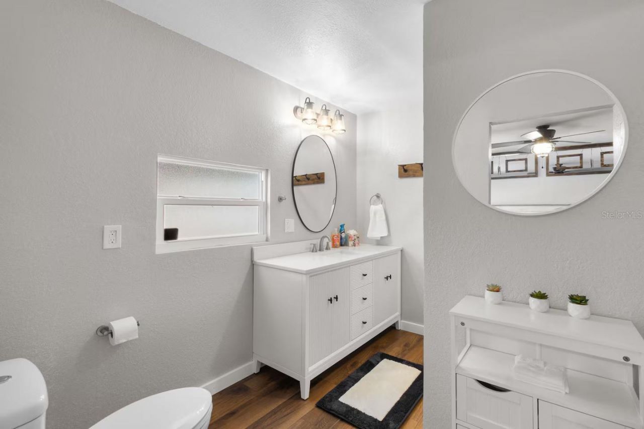 824 Seabreeze Drive, Ruskin, FL 33570 Photo