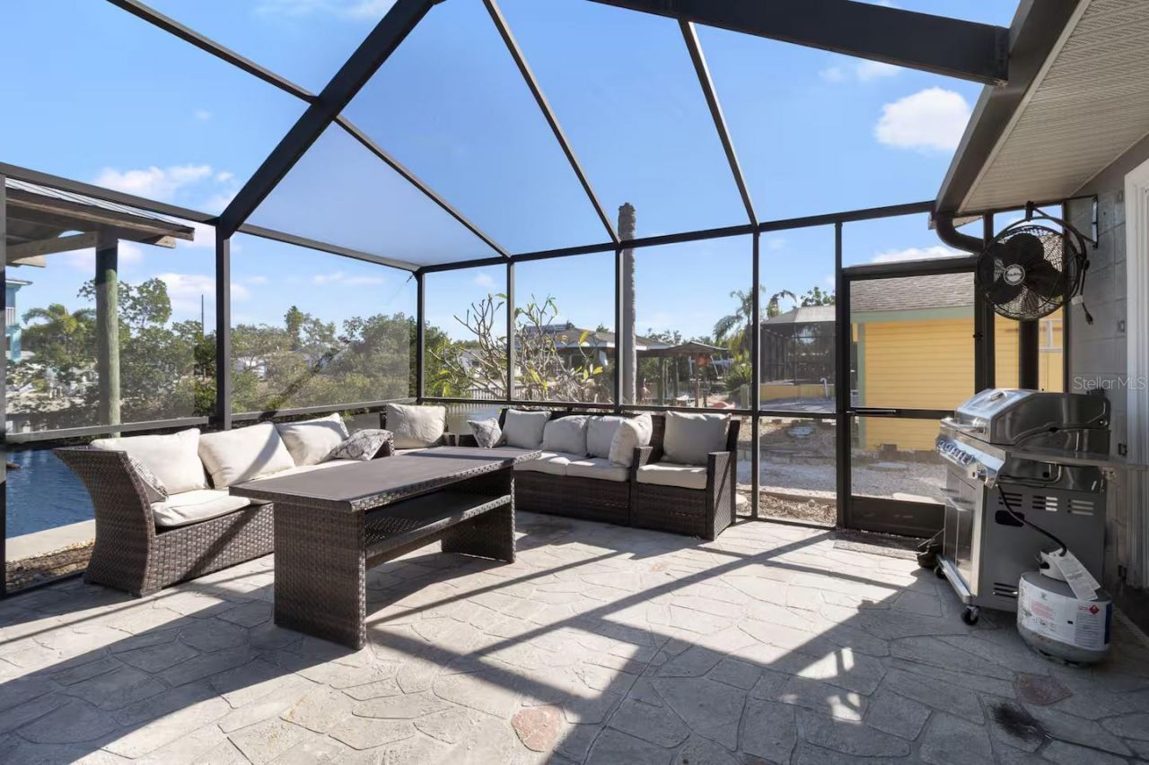 824 Seabreeze Drive, Ruskin, FL 33570 Photo