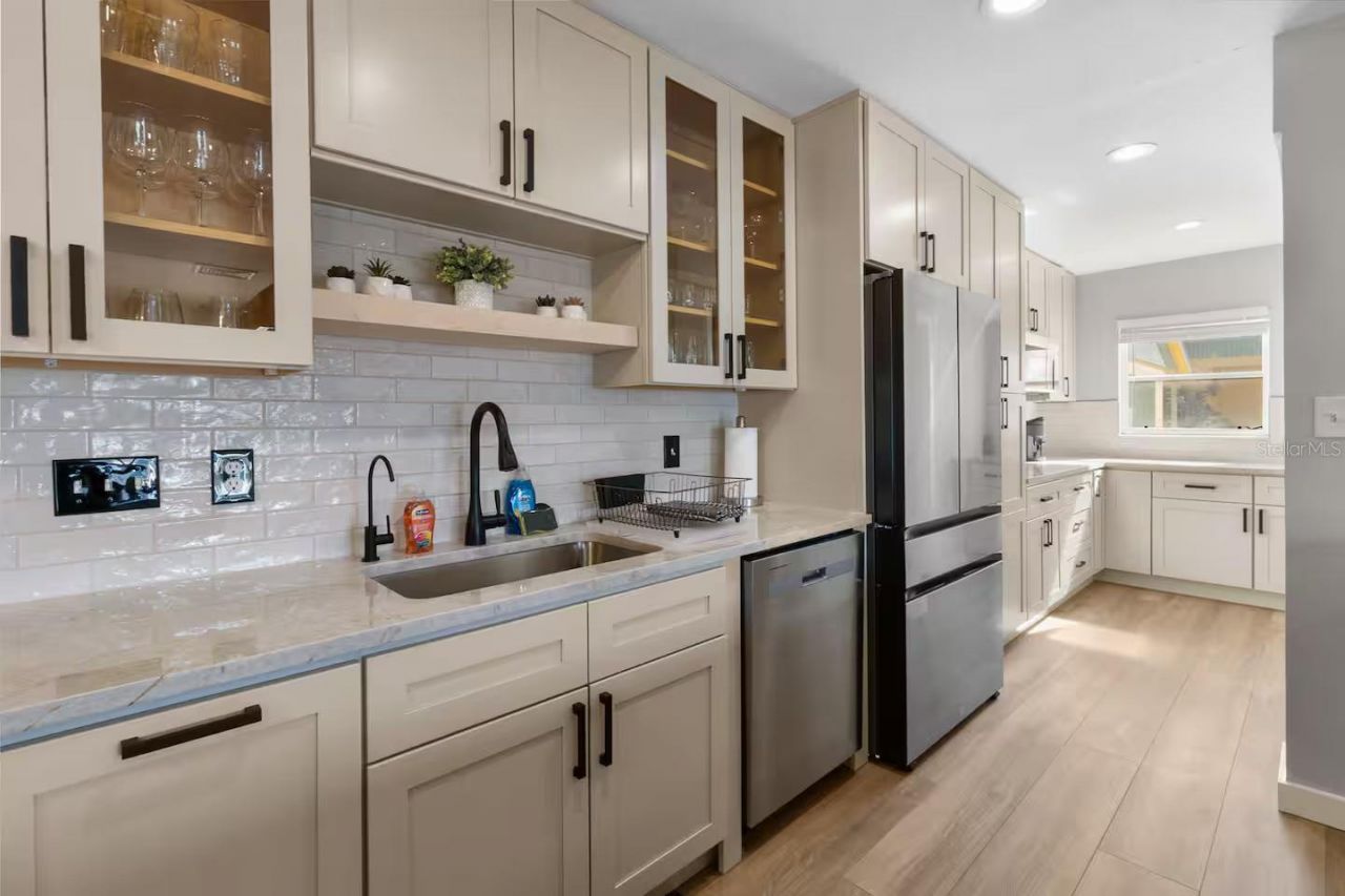 824 Seabreeze Drive, Ruskin, FL 33570 Photo