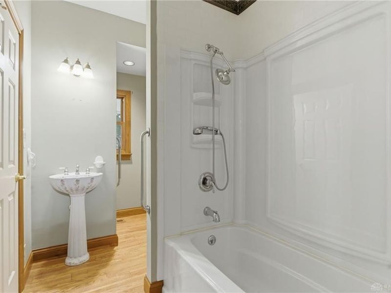 2644 Center Creek Circle, Spring Valley Township, OH 45370 Photo 14