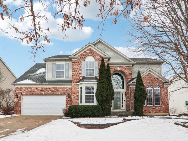 148 Rosewood Drive, Streamwood, IL 60107