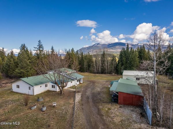 789 Sandy Ridge Rd, Naples, ID 83847