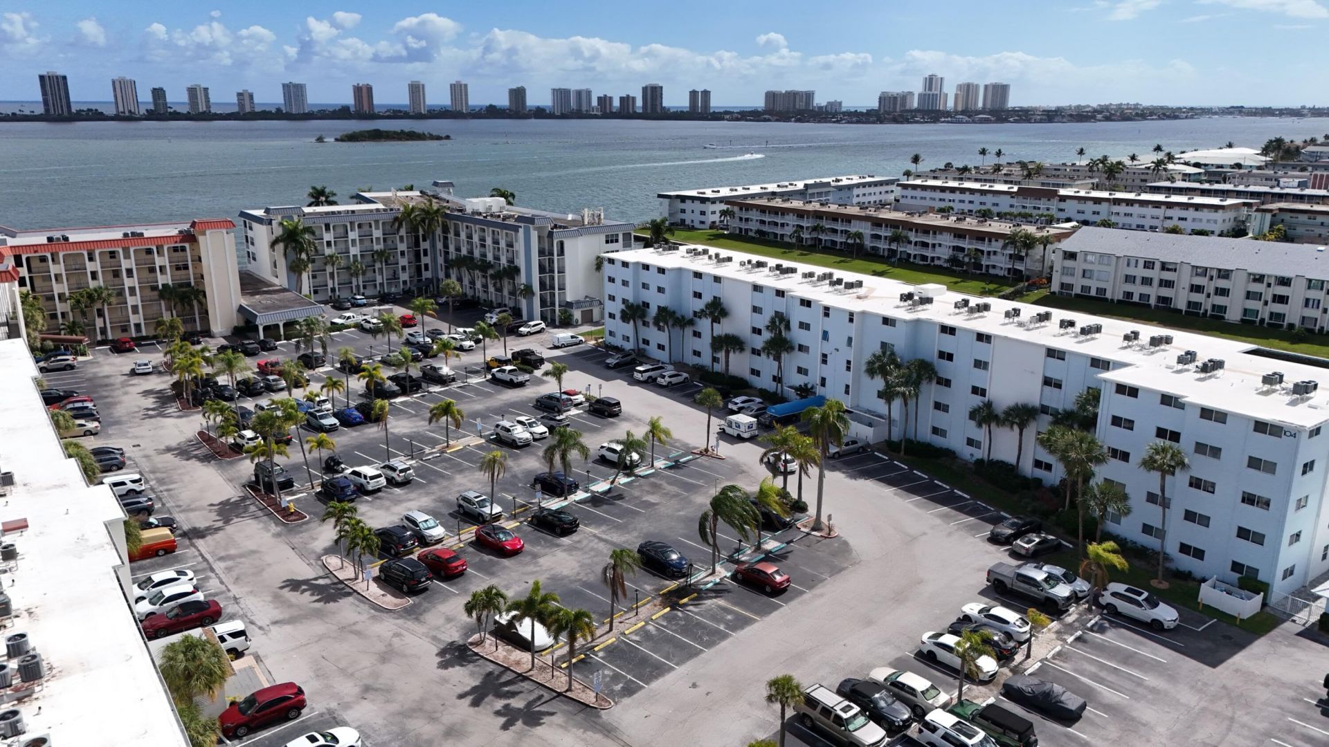 104 Paradise Harbour Boulevard, Unit 114, North Palm Beach, FL 33408 Photo