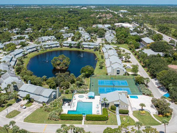 933 NE Sandalwood Place, Jensen Beach, FL 34957