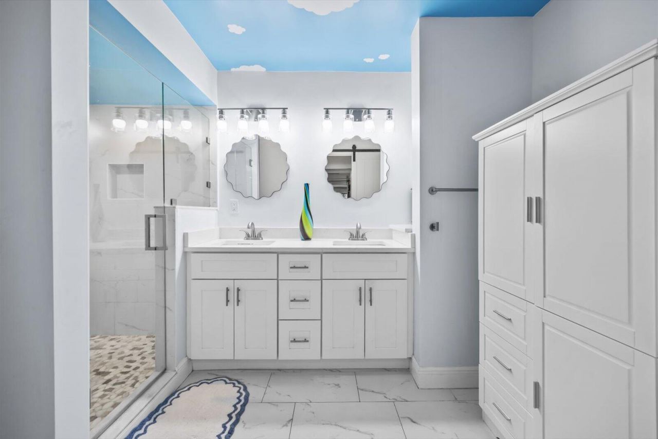 933 NE Sandalwood Place, Jensen Beach, FL 34957 Photo