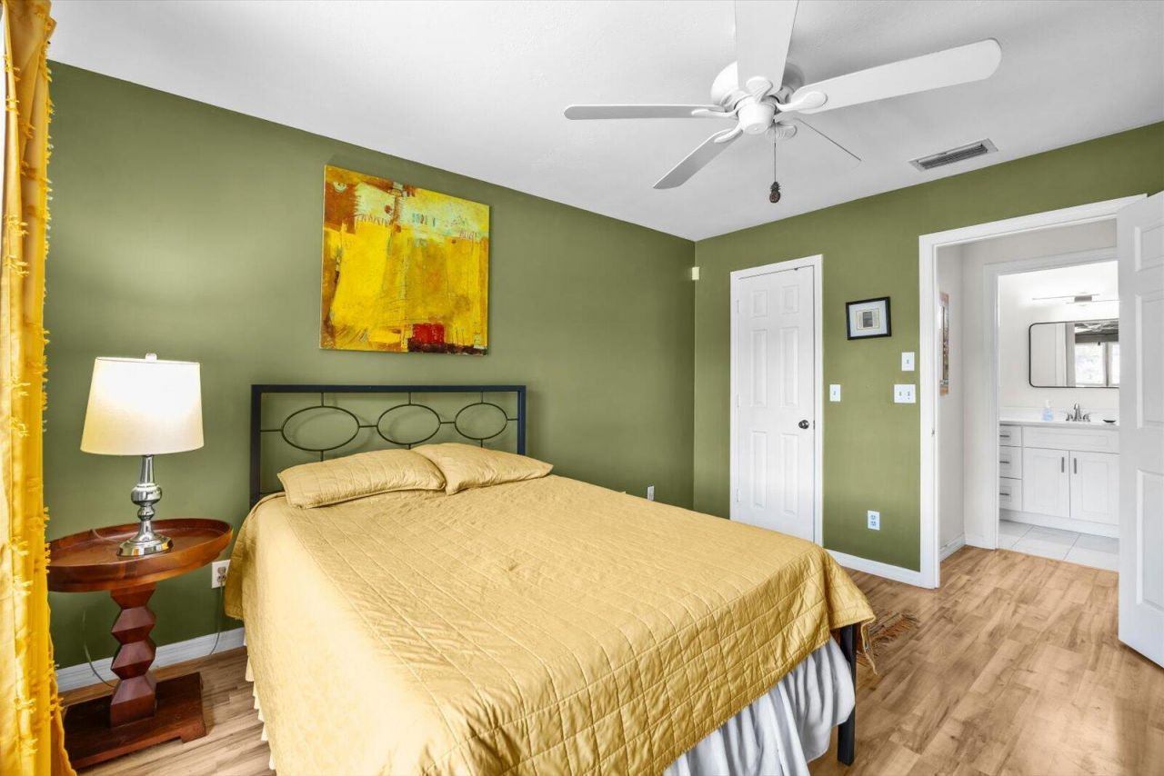 933 NE Sandalwood Place, Jensen Beach, FL 34957 Photo