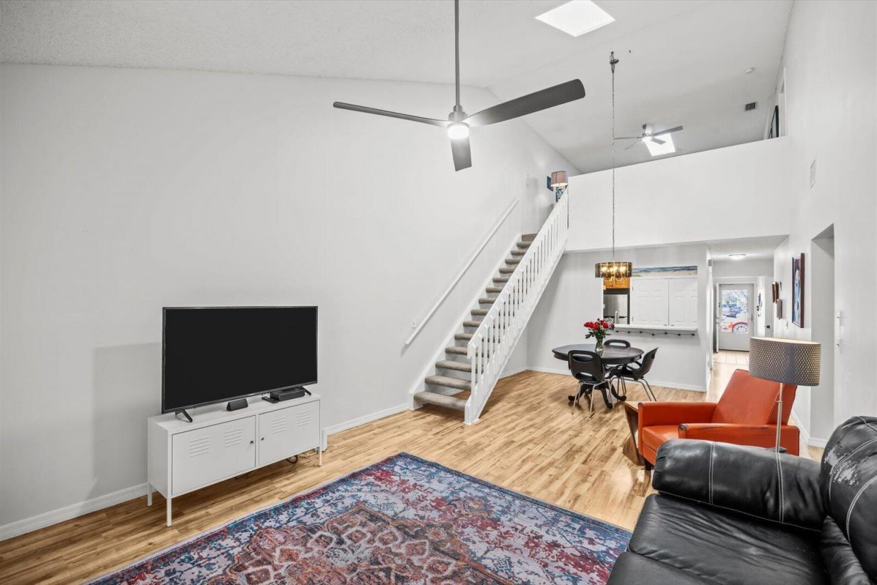 933 NE Sandalwood Place, Jensen Beach, FL 34957 Photo