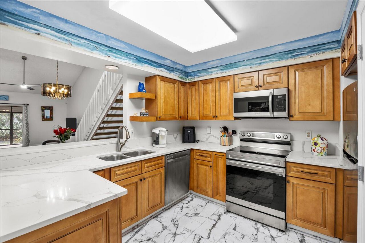 933 NE Sandalwood Place, Jensen Beach, FL 34957 Photo