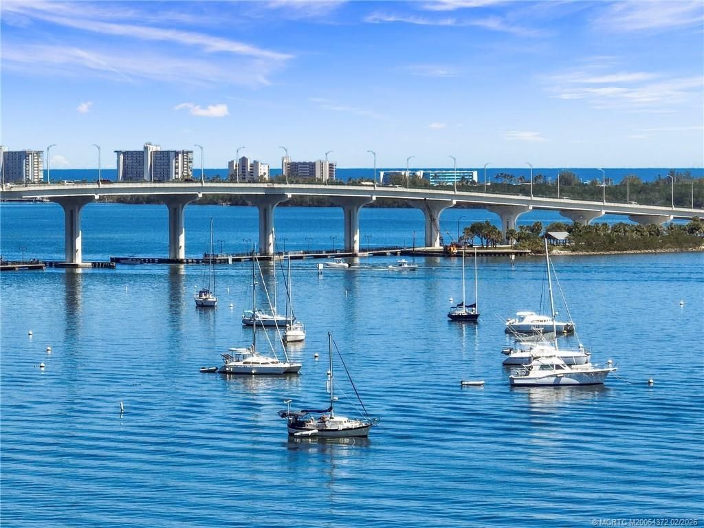 933 NE Sandalwood Place, Jensen Beach, FL 34957 Photo