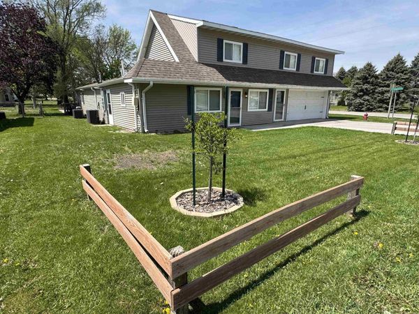 104 maple Street, Janesville, IA 50647