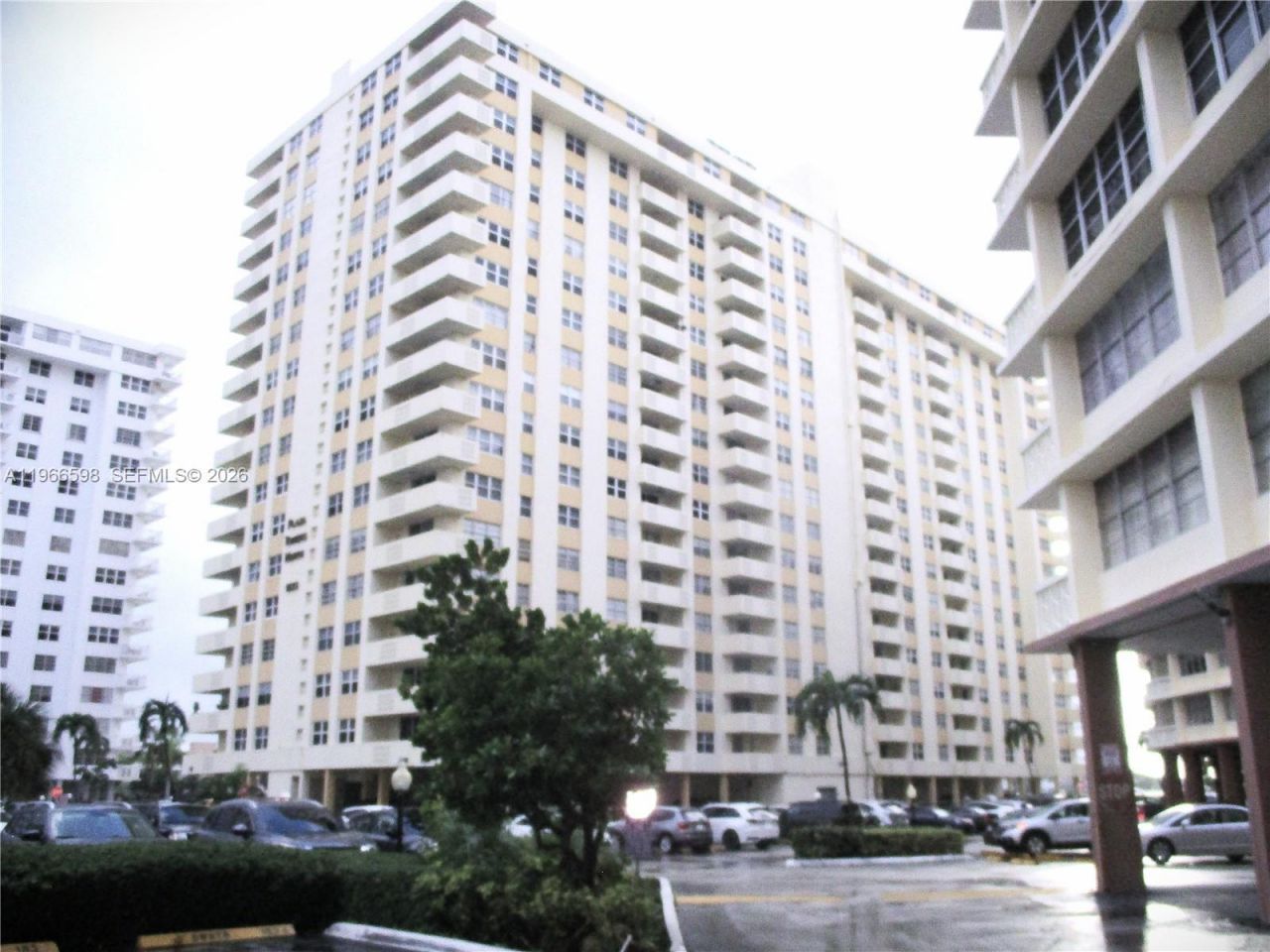 1825 S Ocean Dr, Unit 505, Hallandale Beach, FL 33009 Photo