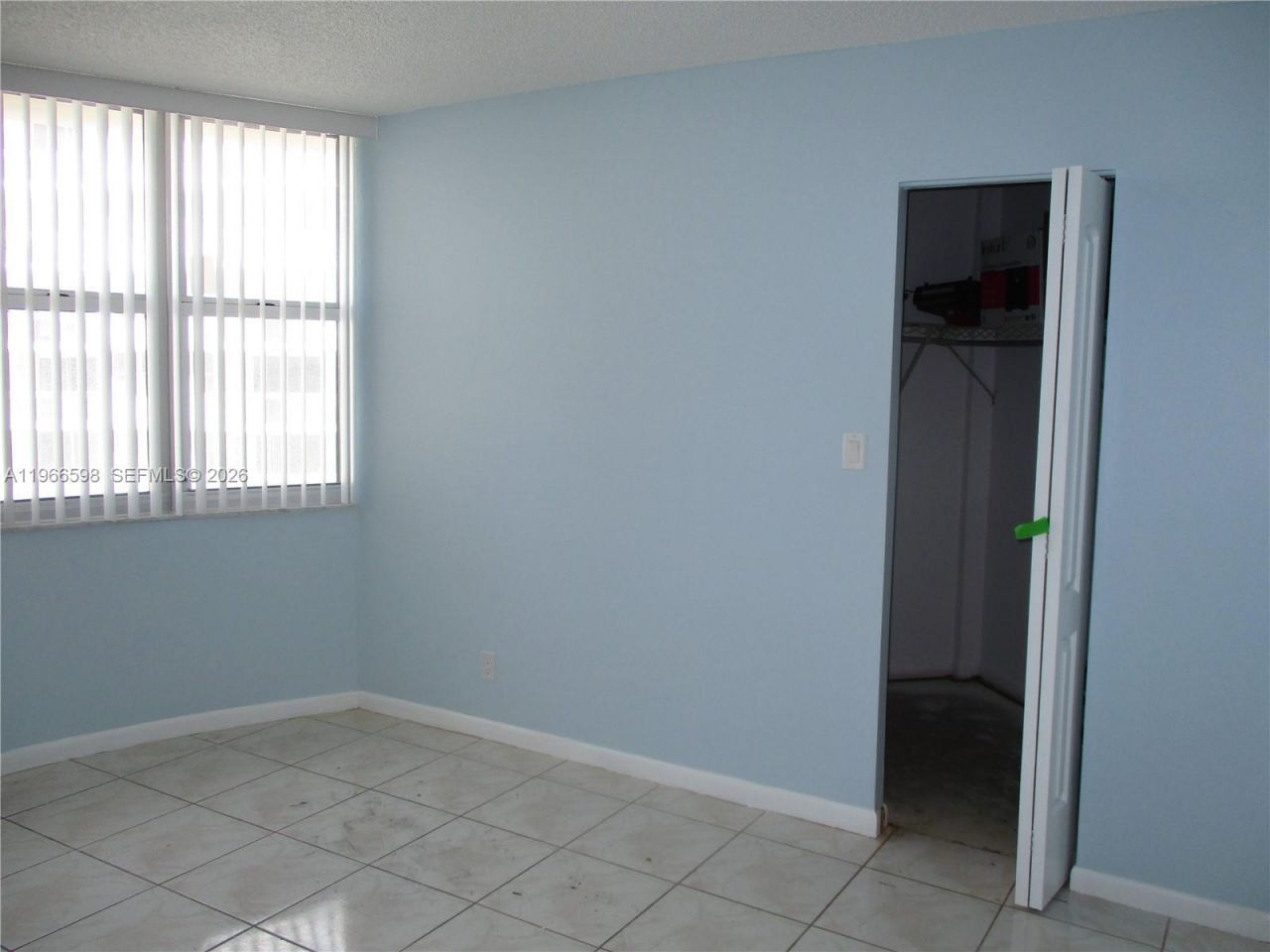 1825 S Ocean Dr, Unit 505, Hallandale Beach, FL 33009 Photo