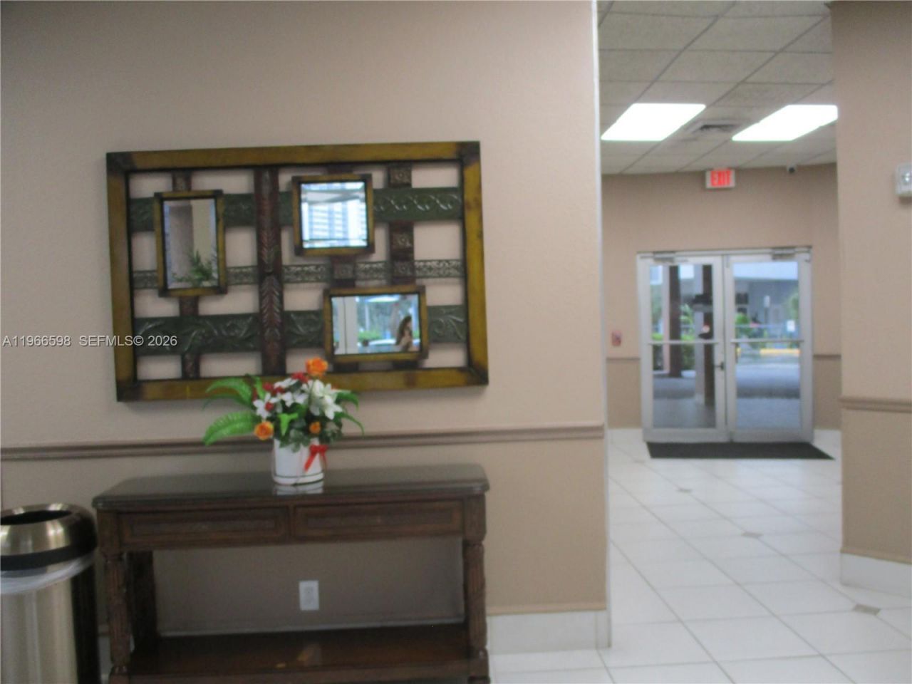 1825 S Ocean Dr, Unit 505, Hallandale Beach, FL 33009 Photo