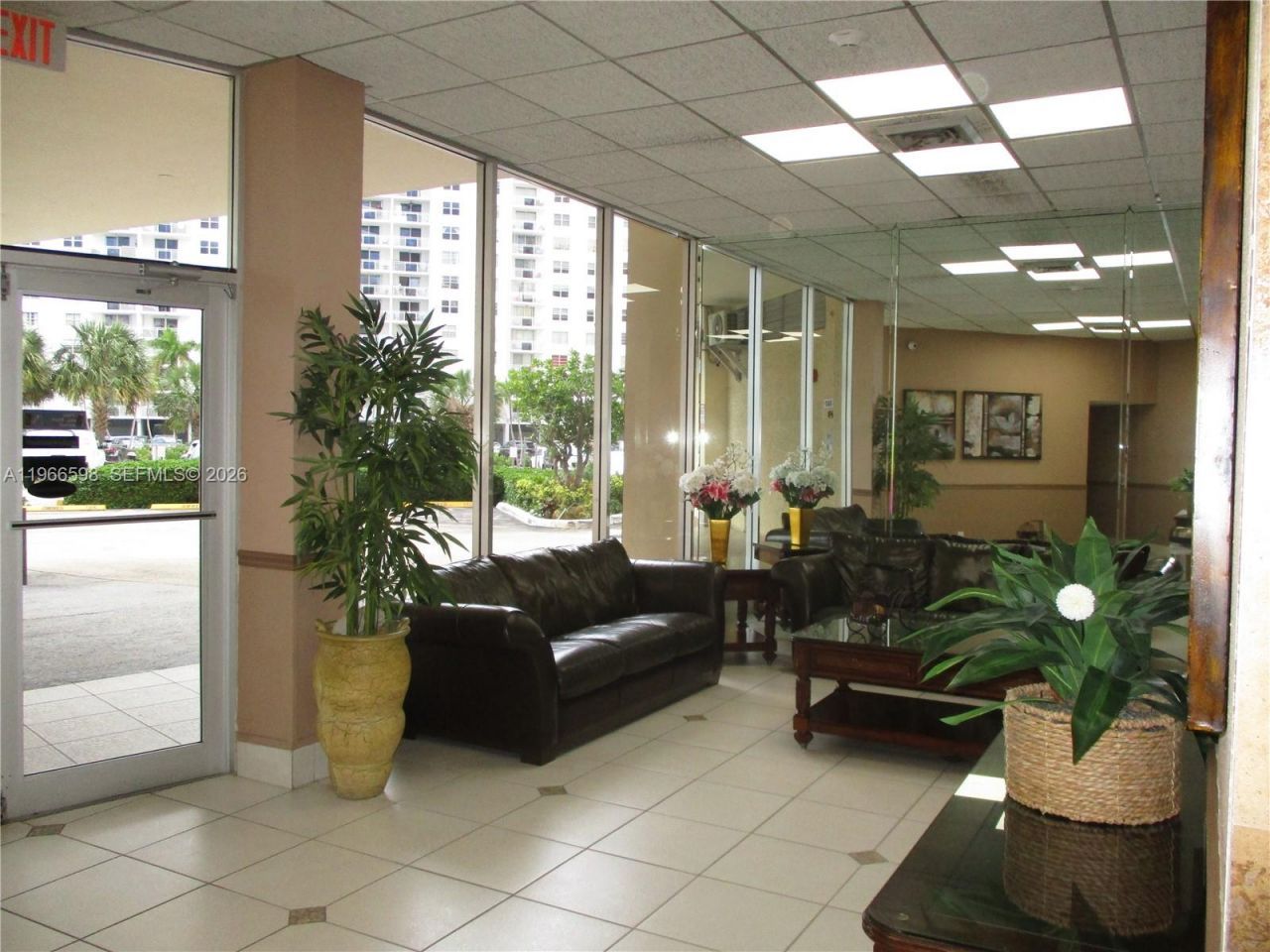 1825 S Ocean Dr, Unit 505, Hallandale Beach, FL 33009 Photo