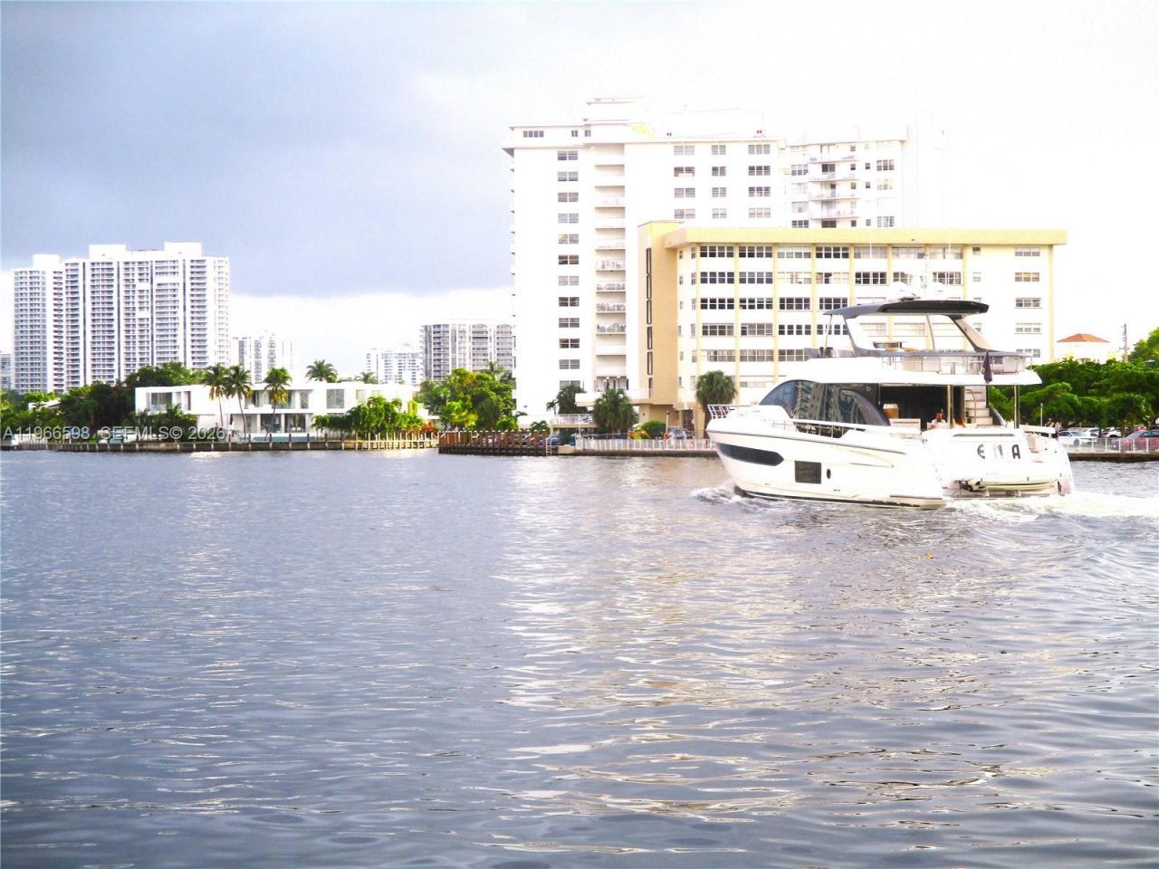 1825 S Ocean Dr, Unit 505, Hallandale Beach, FL 33009 Photo