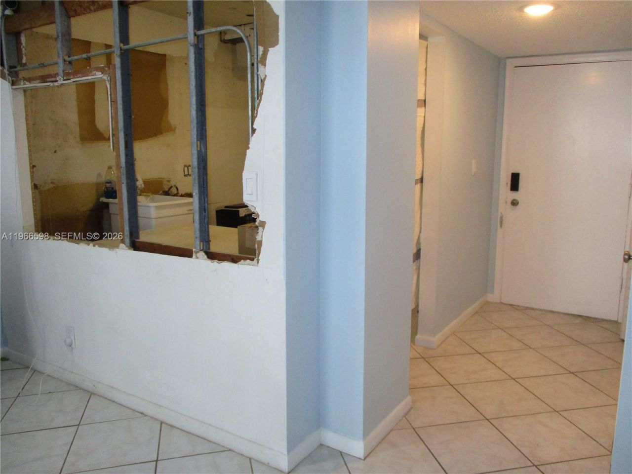 1825 S Ocean Dr, Unit 505, Hallandale Beach, FL 33009 Photo