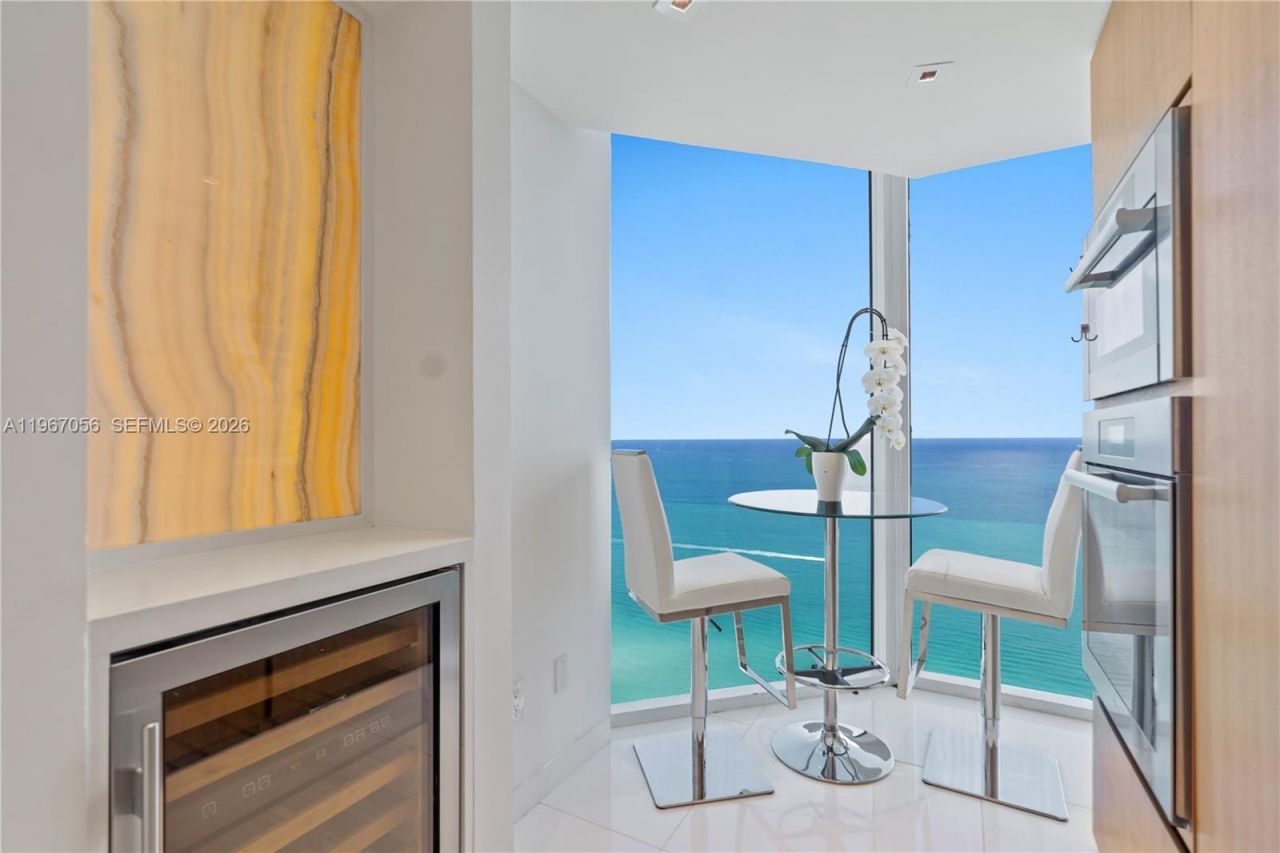 4779 Collins Av , Unit 3701, Miami Beach, FL 33140 Photo