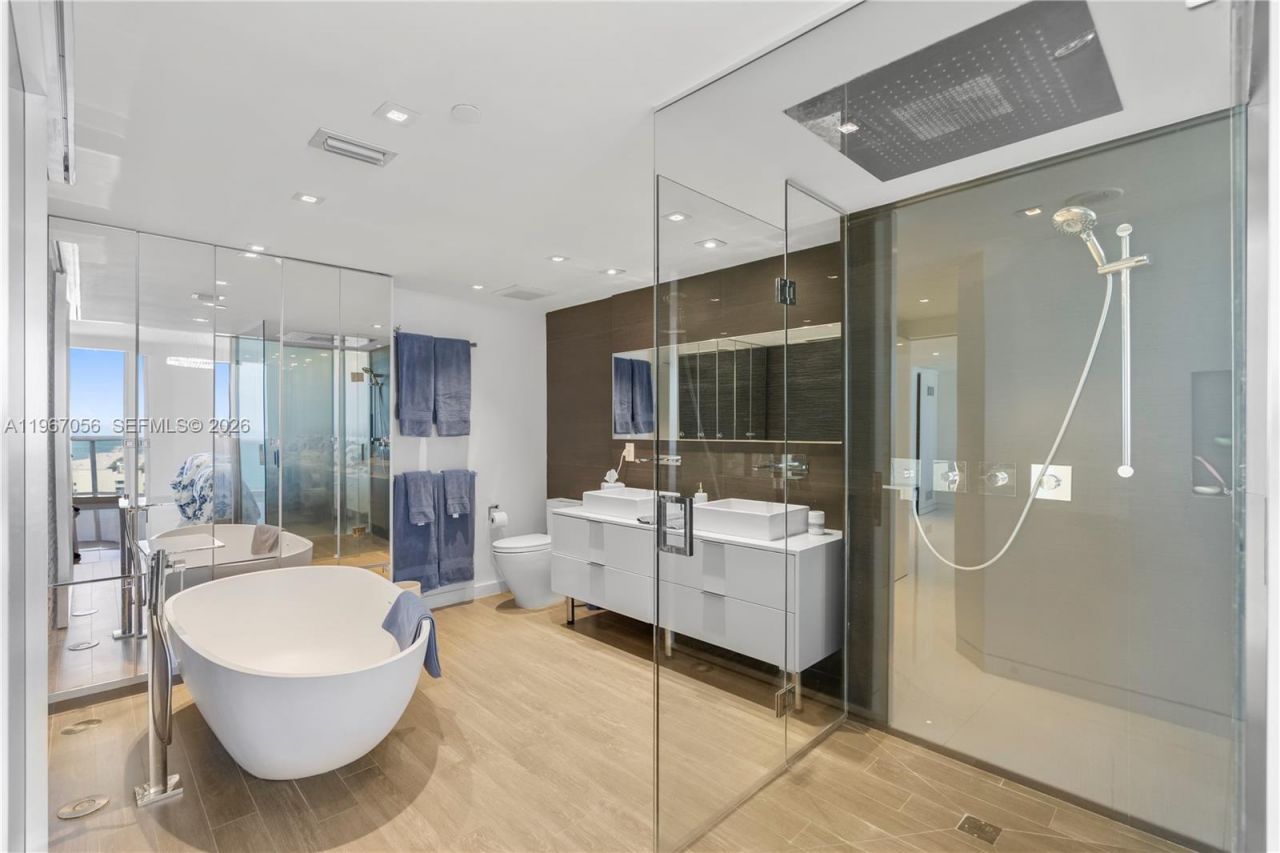 4779 Collins Av , Unit 3701, Miami Beach, FL 33140 Photo