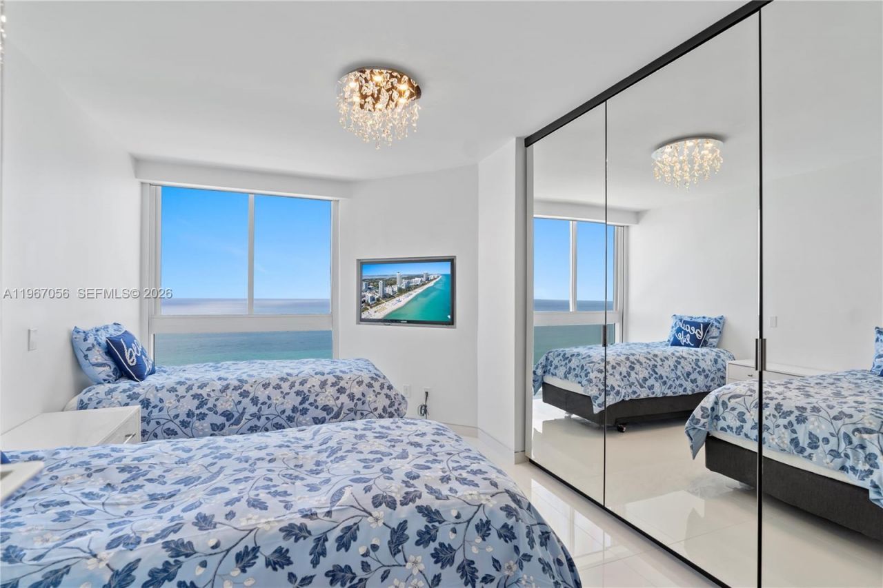 4779 Collins Av , Unit 3701, Miami Beach, FL 33140 Photo