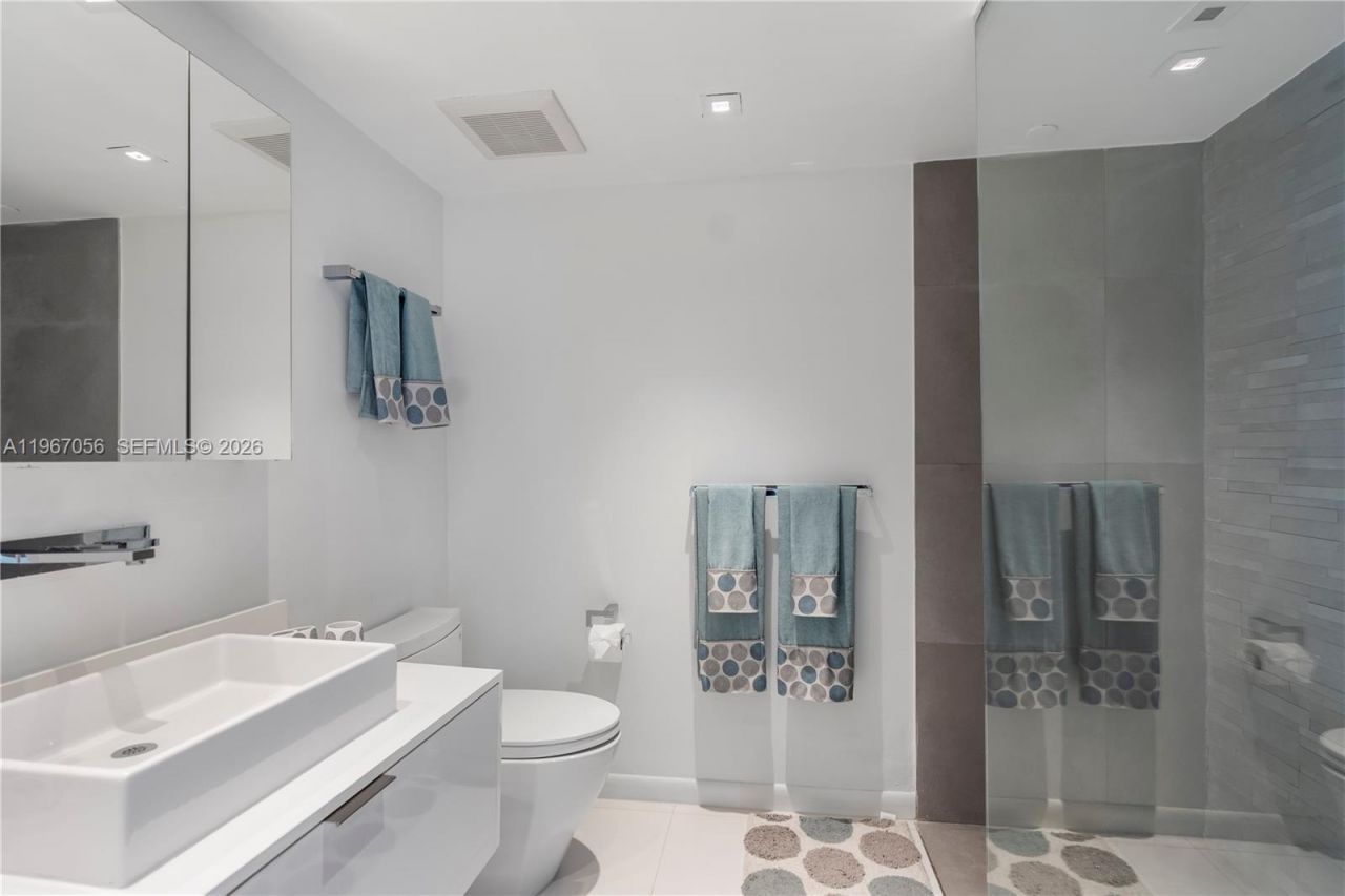 4779 Collins Av , Unit 3701, Miami Beach, FL 33140 Photo