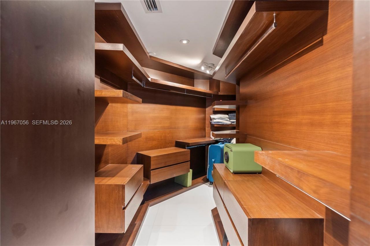 4779 Collins Av , Unit 3701, Miami Beach, FL 33140 Photo