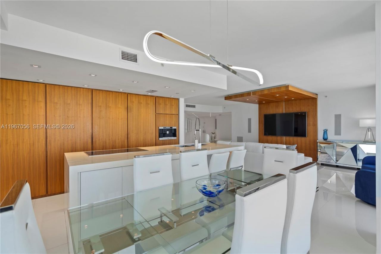 4779 Collins Av , Unit 3701, Miami Beach, FL 33140 Photo