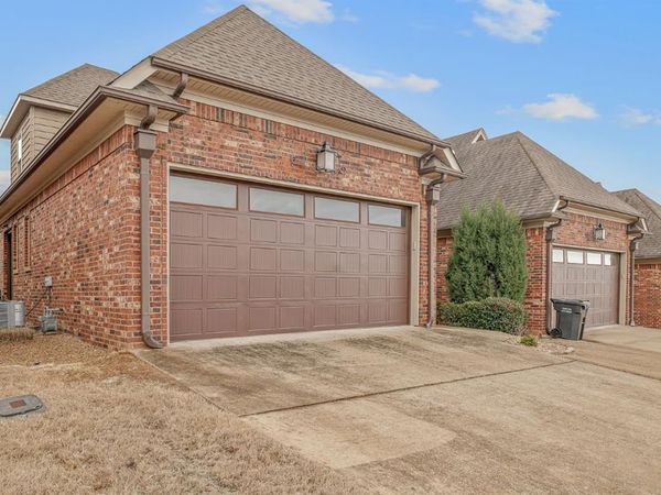 2832 Village Meadow Cove, Jonesboro, AR 72405