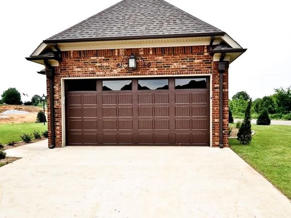 2832 Village Meadow Cove, Jonesboro, AR 72405