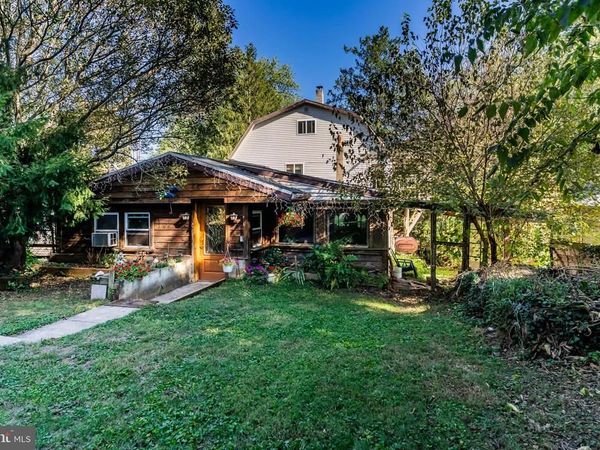 720 CONODOGUINET AVENUE, CARLISLE, PA 17015