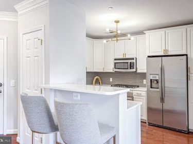 2101 N MONROE STREET, Unit 204, ARLINGTON, VA 22207