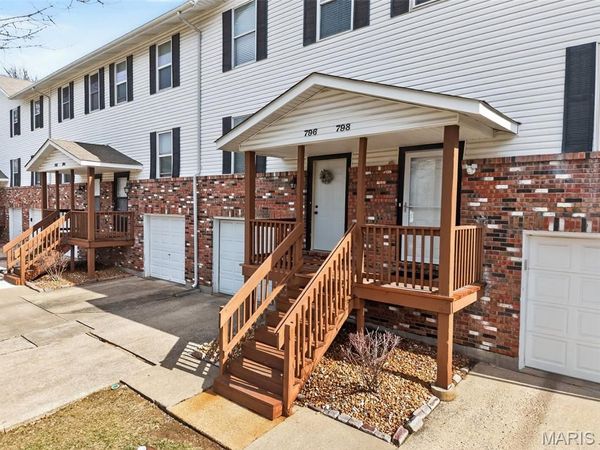 796 Delray Drive, Unit J, St Peters, MO 63376