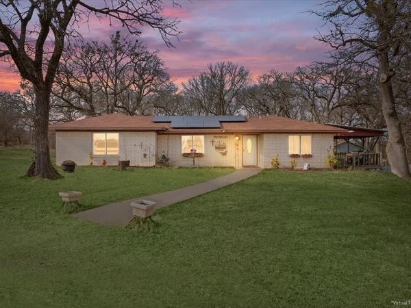 1832 W White Oak Road, West, TX 76691