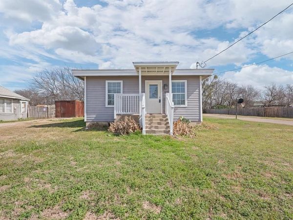 1802 N Wilhite Street, Cleburne, TX 76031