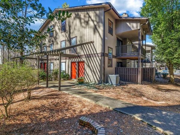 901 River Run Drive , Atlanta, GA 30350