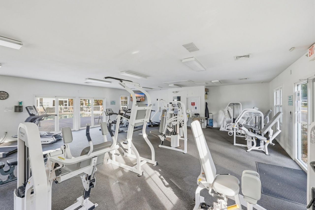 601 Hillside Dr. N  Photo 32