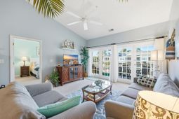 601 Hillside Dr. N  photo 4