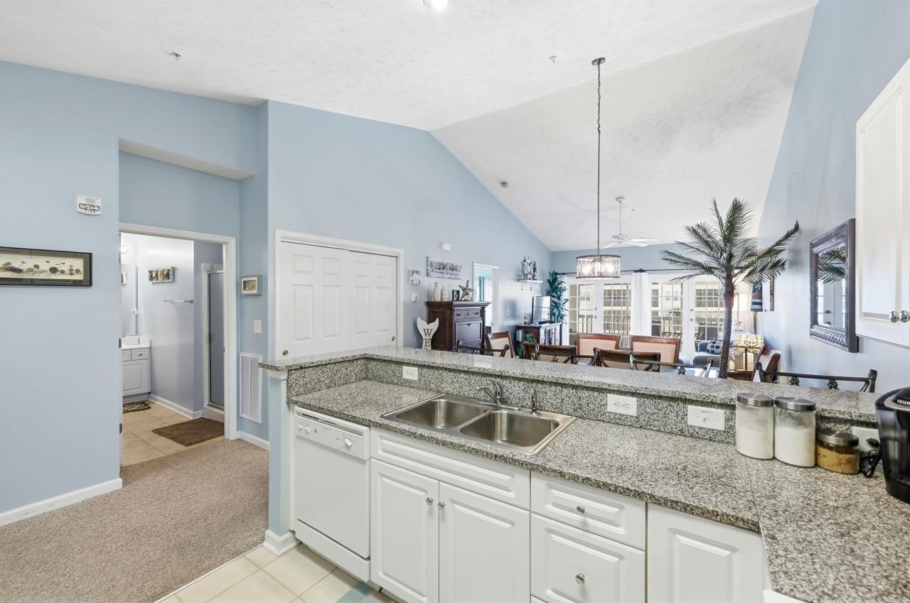 601 Hillside Dr. N  Photo 8