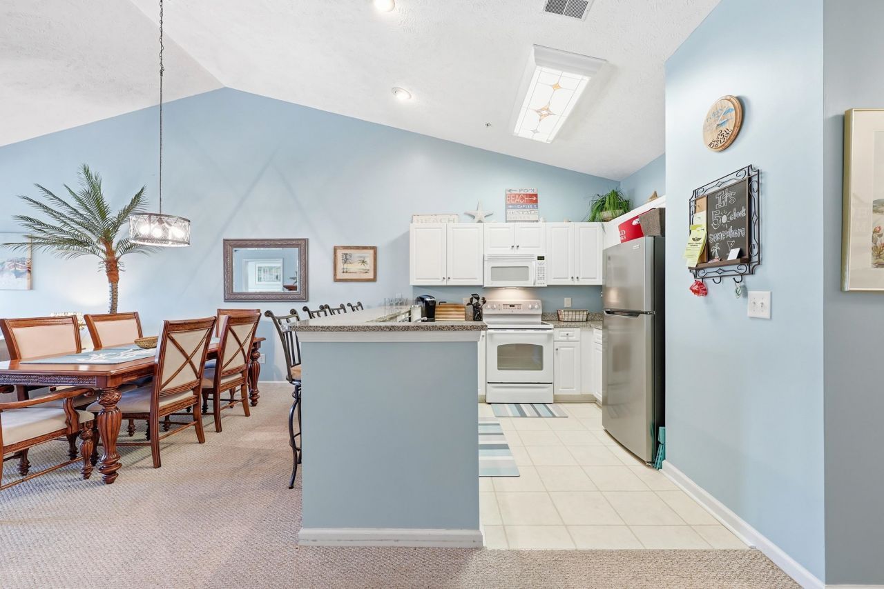 601 Hillside Dr. N  Photo 9