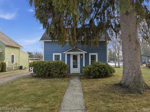 23644 E Main Street, Armada Vlg, MI 48005