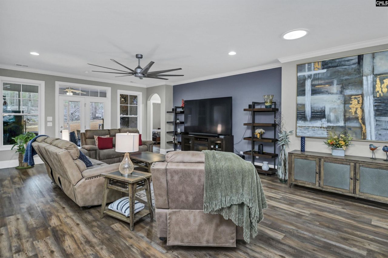 175 Autumn Drive Photo 12