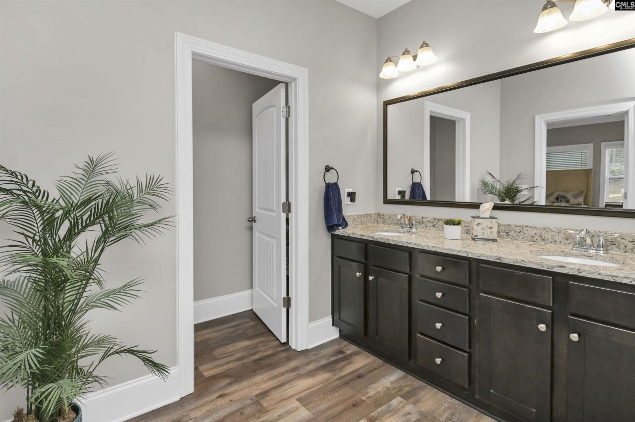 175 Autumn Drive Photo 23