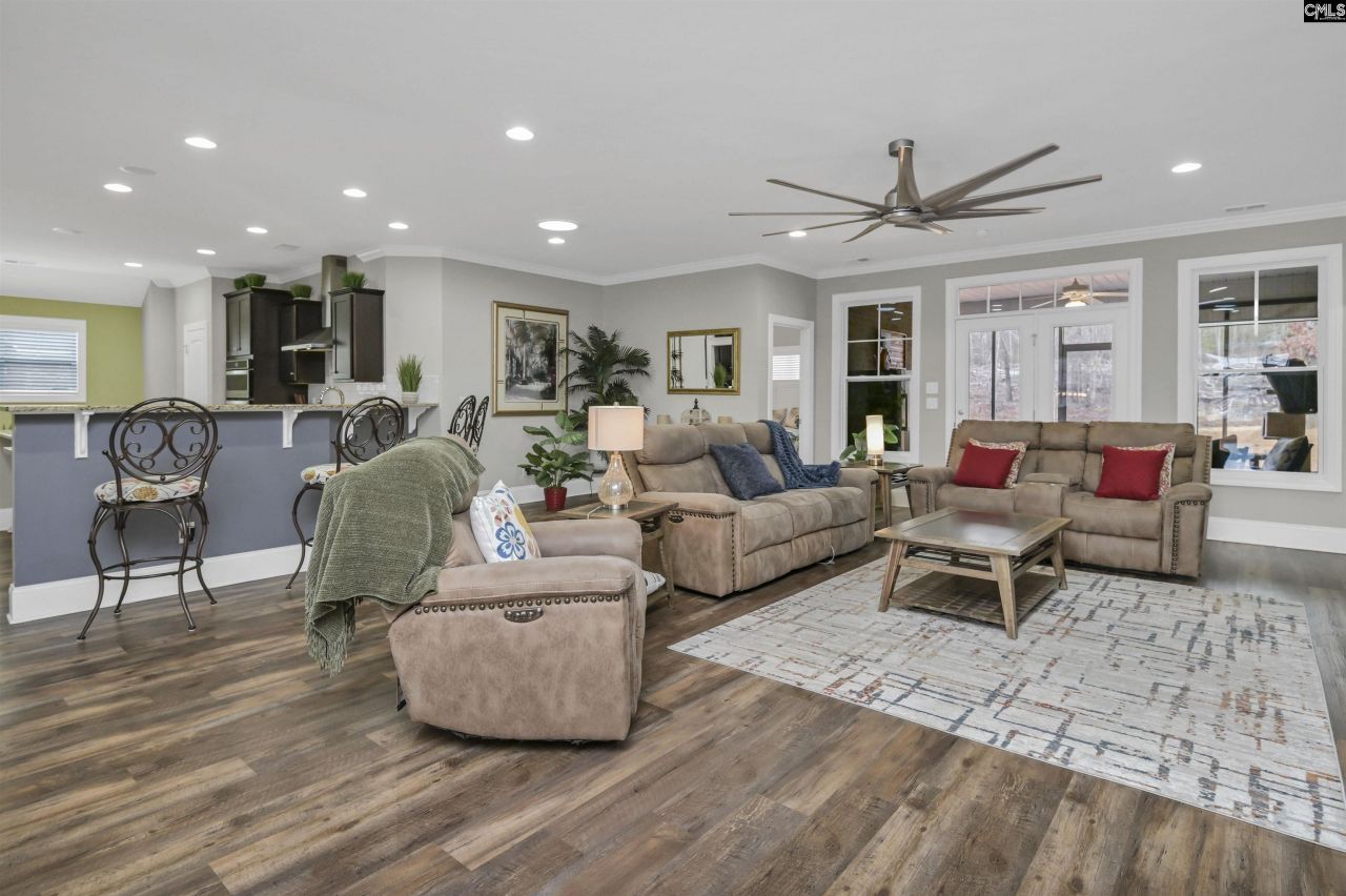 175 Autumn Drive Photo 9