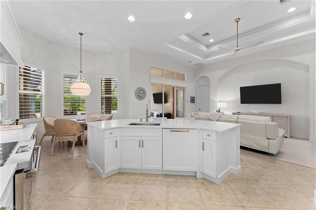 7831 Valencia Ct, Naples, FL 34113 Photo